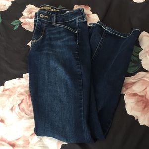 Arizona Jean Co Blue Jeans! Size 5.